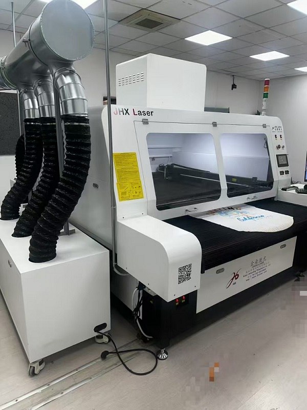 Visual recognition laser cutting machine.jpg