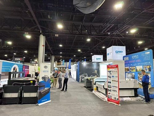 JHX Laser at the US International Exhibition.jpg